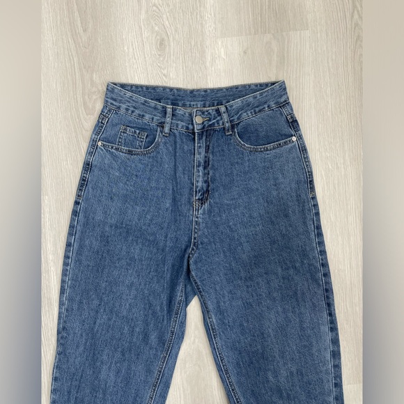 Women’s Jeans - Picture 2 of 2